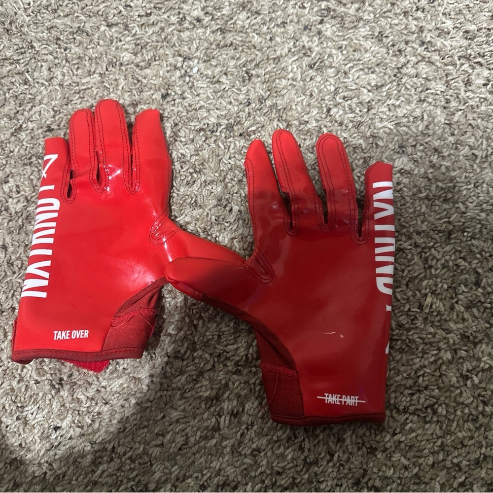 Red Performance Gloves - Picture 4 of 4